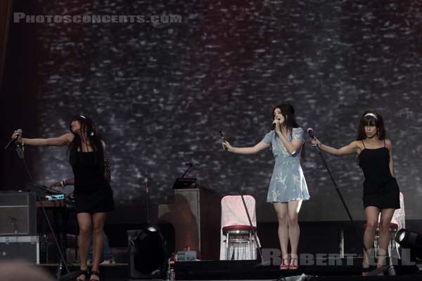 LANA DEL REY - 2017-07-23 - PARIS - Hippodrome de Longchamp - Main Stage 2 - Elizabeth Woolridge Grant